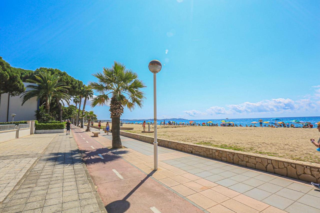 Pins I Mar - Only Families Lägenhet Cambrils Exteriör bild